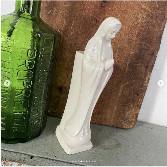 Vintage White Porcelain Ceramic Mother Mary Madonna Bud Vase Statue Crazing - Picture 4 of 9